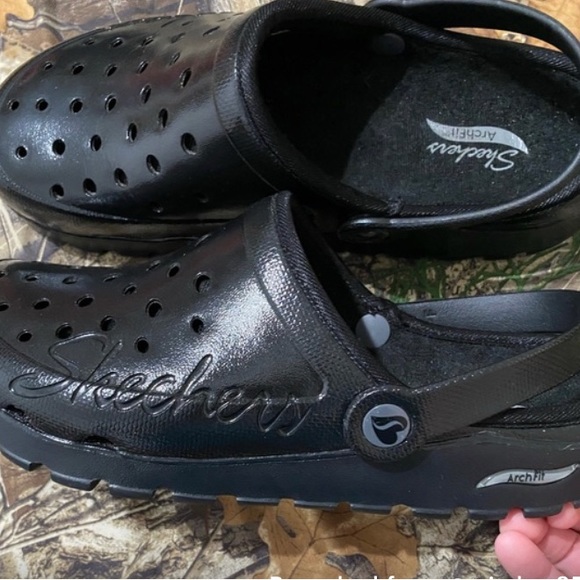 New Fur-lined Black Skechers Clogs/Mules - Picture 1 of 5